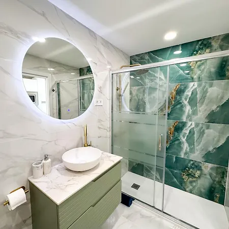 Spectacular Sea Views شقة *