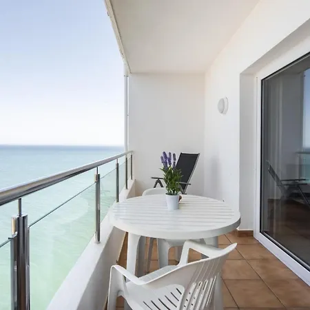 Spectacular Sea Views *