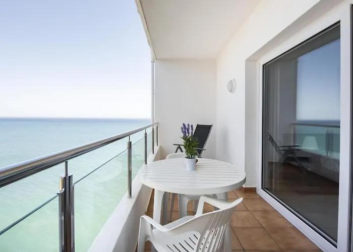 Spectacular Sea Views *