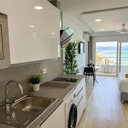 Spectacular Sea Views Апартаменты Торремолинос